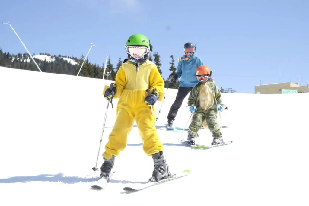 kids skiing the bunny hill at Mt. Washington Alpine Resort